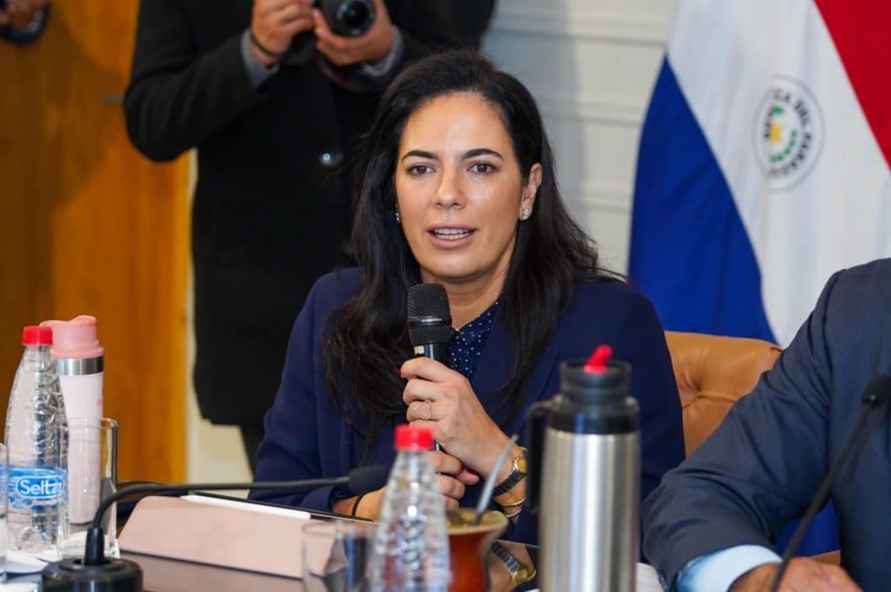 Claudia Centurión, ministra de obras públicas.