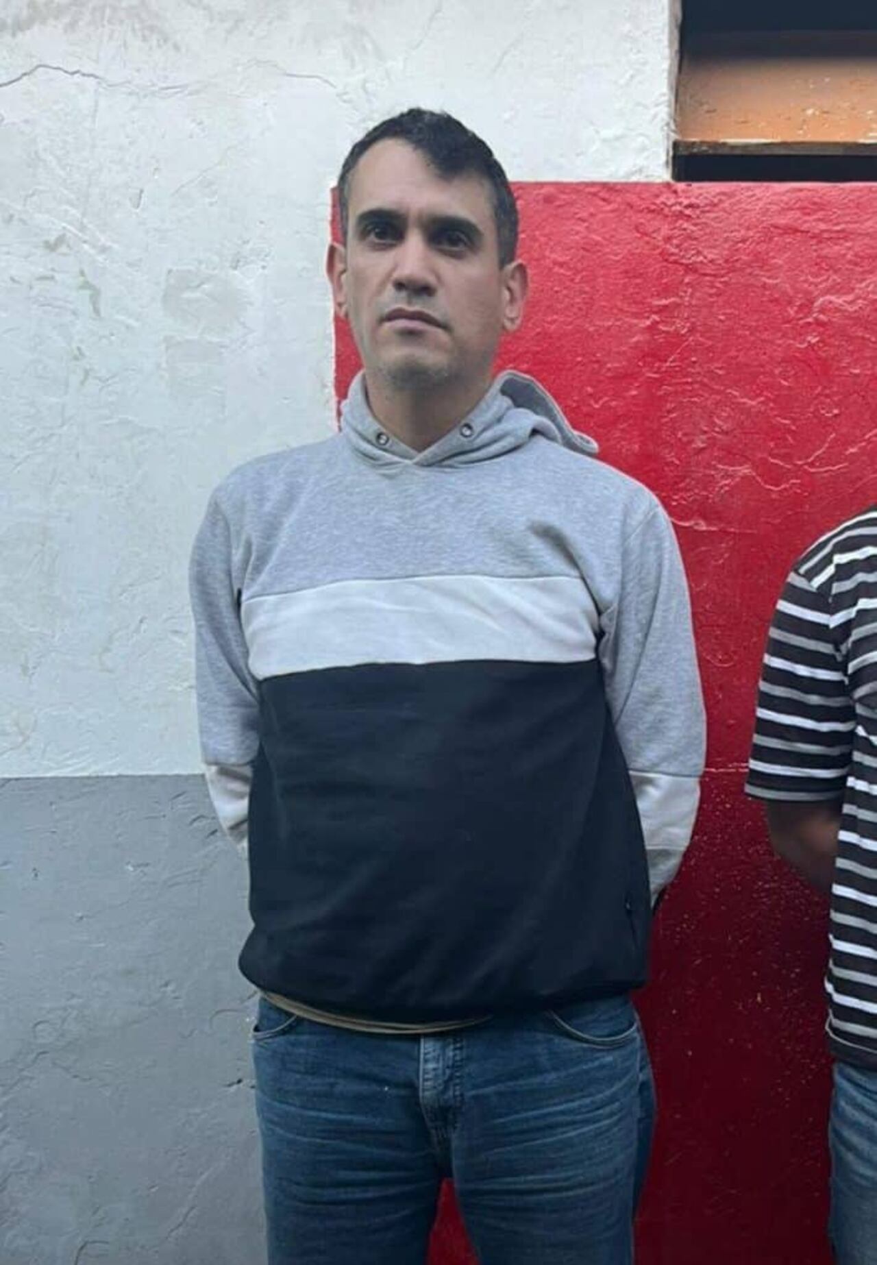 La víctima fue identificada comoDax Dimitri Martínez, de 44 años.