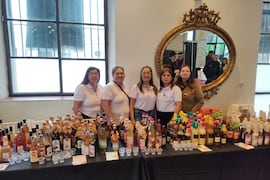 El sabor de la historia: mujeres custodian la tradición licorera
