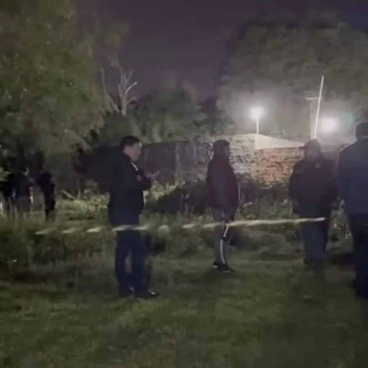 El hallazgo se produjo frente a la vivienda del novio de la víctima, según informaciones preliminares.
