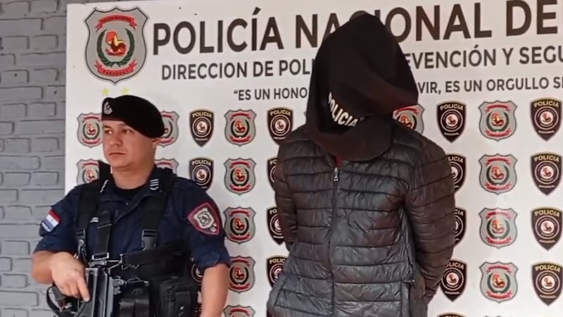 Rumildo Benítez Ramírez (36) fue aprehendido en las inmediaciones de un arroyo en el kilómetro 5 Acaray tras abandonar un automóvil Toyota utilizado en un asalto.