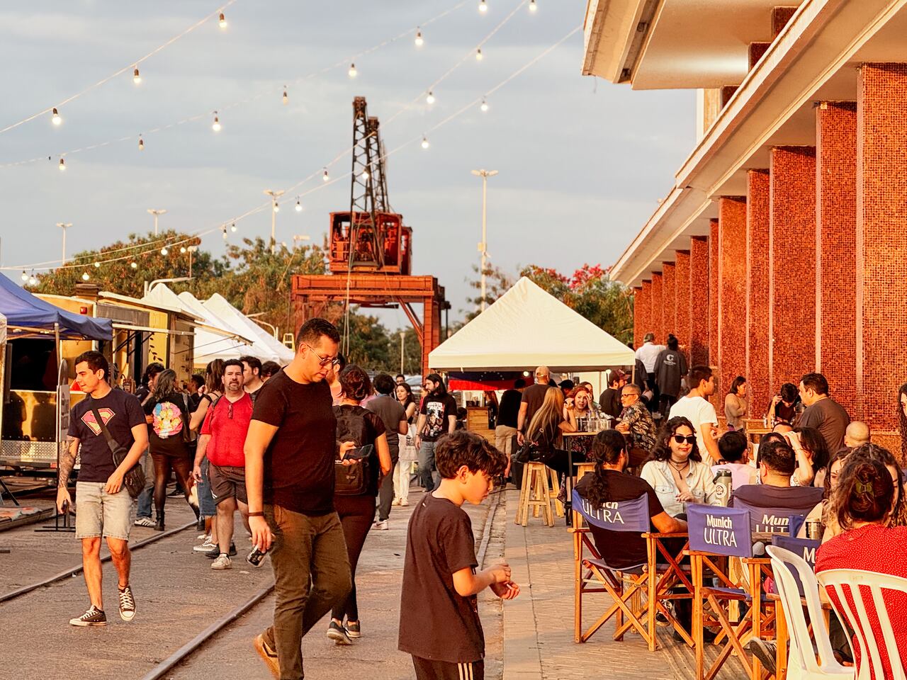 La feria Embarcate también se desarrollará durante la jornada de hoy.