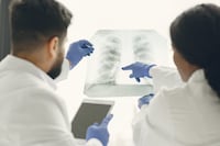 Día mundial de la fibrosis quística, una afección genética que afecta el pulmón y el páncreas
