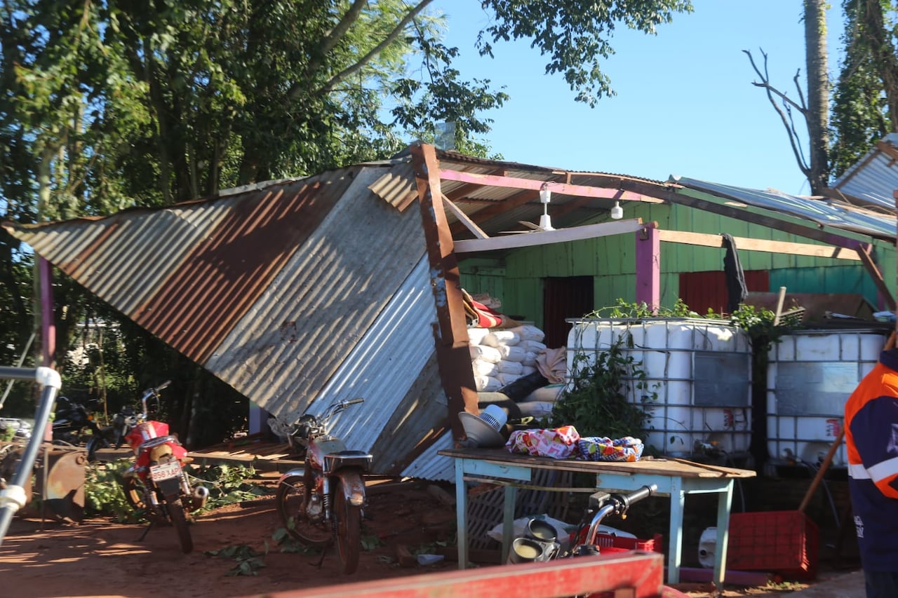 El temporal destruyó viviendas y arrasó con cultivos.