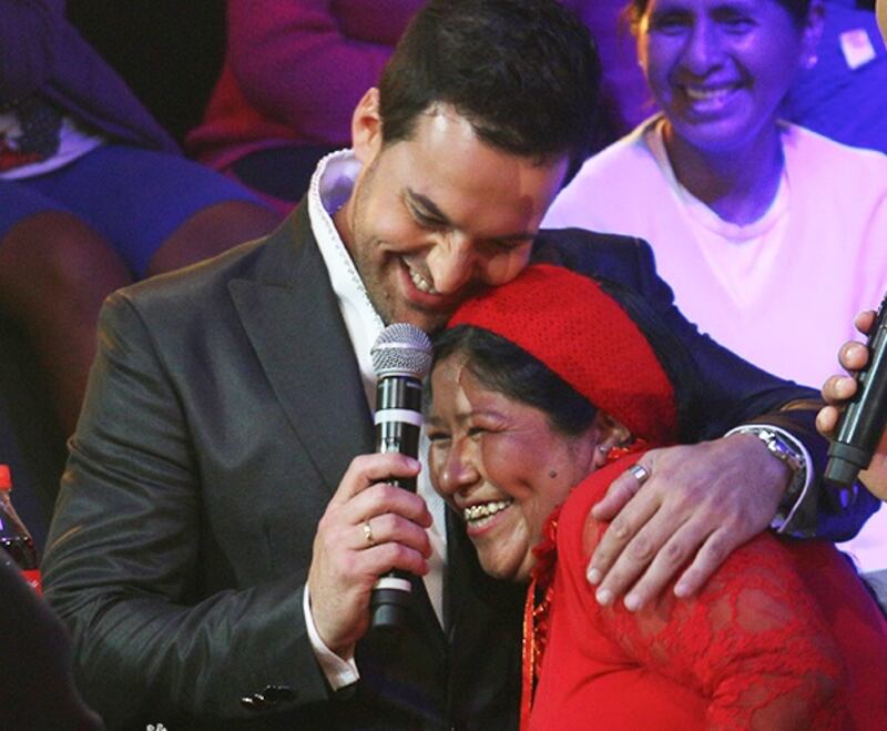 Chaparon a Kike en el “Baila” de Bolivia – Crónica