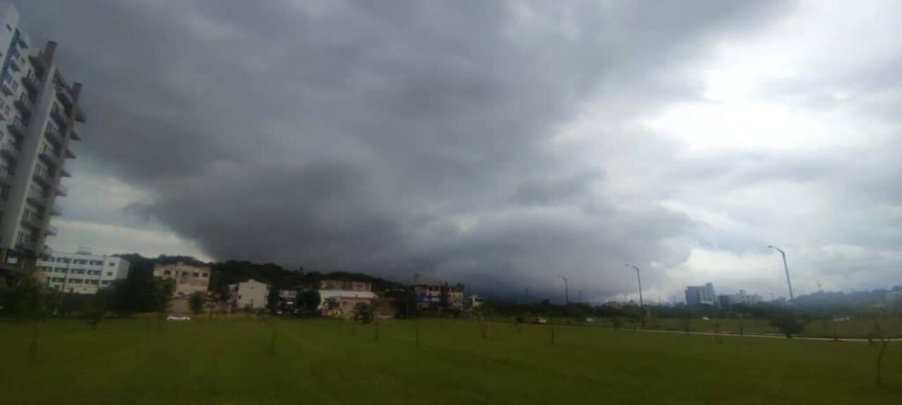 Frente de tormenta pasó sobre Encarnación y golpeó en la zona noreste del departamento.