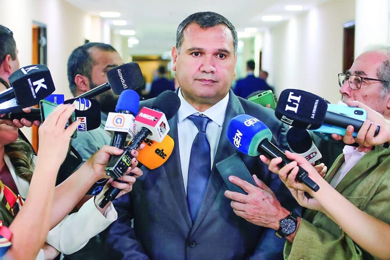 Derlis Maidana, senador, aseguró que la candidatura de Pérez no es una imposición.