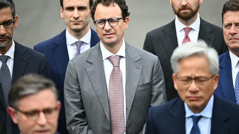 El cofundador y CEO de Anthropic, Dario Amodei (C), durante una acto en la Casa Blanca, en Washington.
