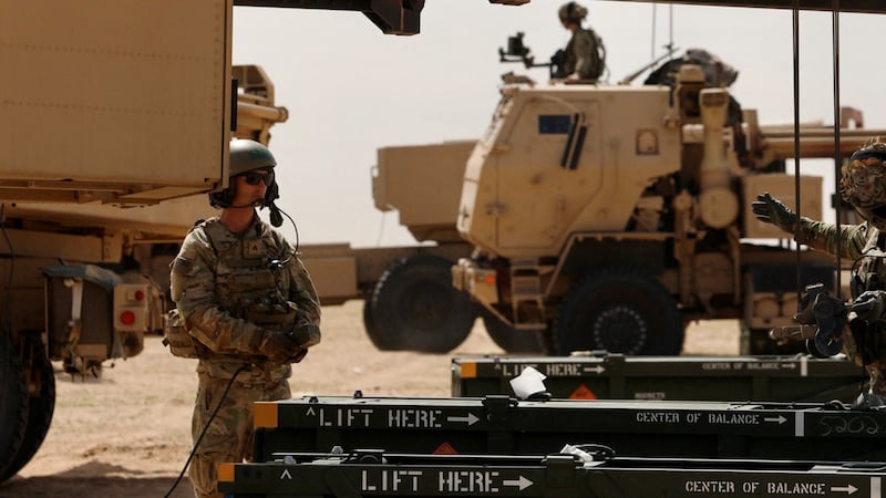 Las unidades HIMARS de las fuerzas estadounidenses desplegadas y dirigidas contra las posiciones del régimen de Teherán, en Oriente Medio. (Foto Centcom de EE.UU.)