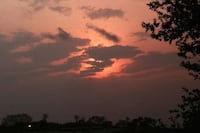 Ambiente cálido con máximas de 32 grados y neblinas persistentes este jueves