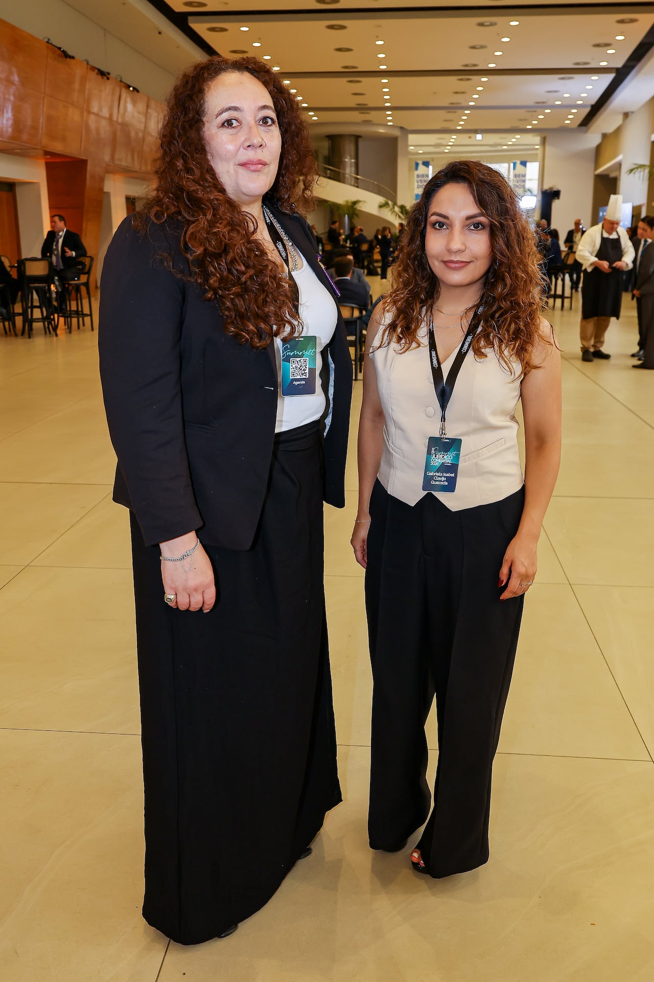 Bernarda Flores y Gabriela Clavico.