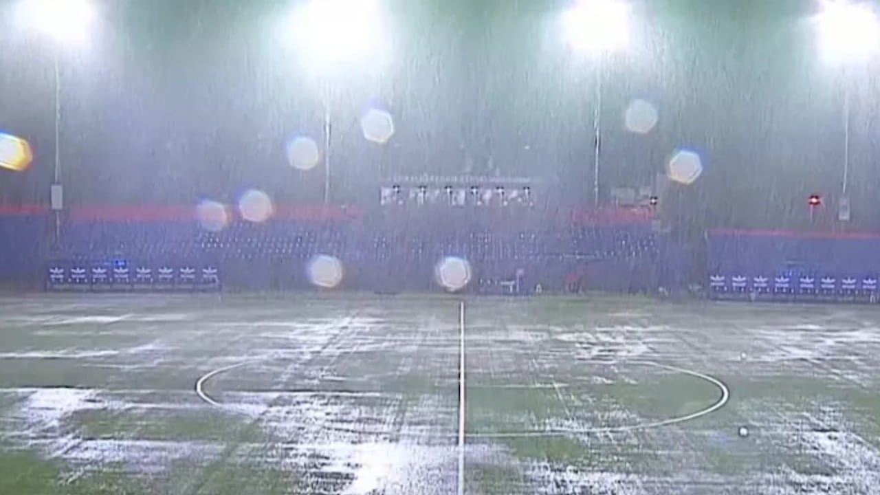 El estadio Ricardo Gregor, sobrepasado por el temporal del sábado pasado.