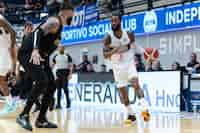 Olimpia reaccionó, pero Mogi resistió y golpeó primero
