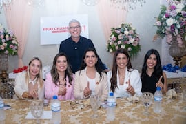 Candidato promete protagonismo a mujeres en CDE