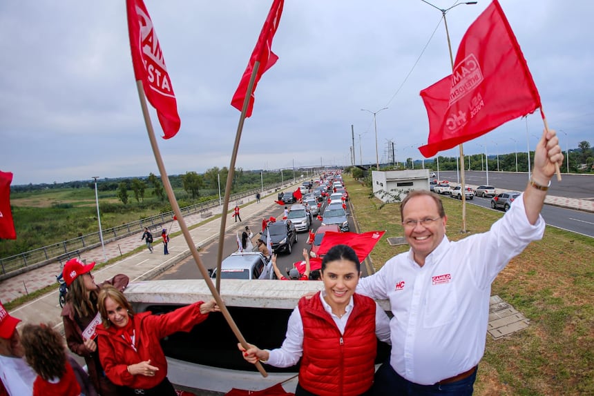Camilo Pérez acelera la marcha final con una caravana en Asunción