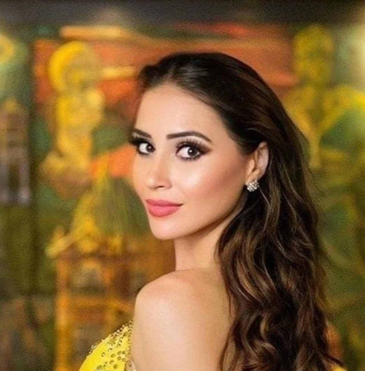 Dina Dallmann, Miss Turismo Paraguay, estará apoyando el encuentro de autos antiguos.
