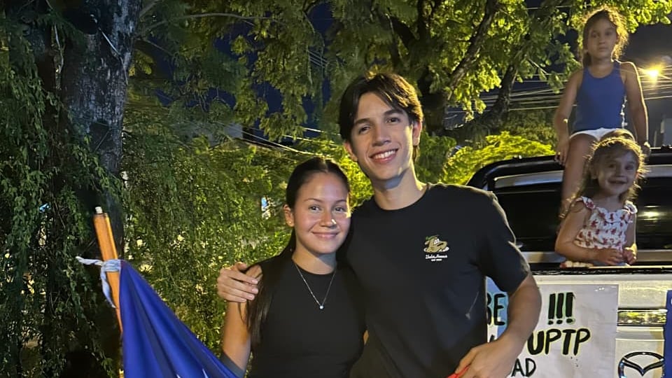 Mateo, junto a su hermana Nahiara, que tiene 15 años y seguirá sus pasos en cuanto a
disciplina y estudio.