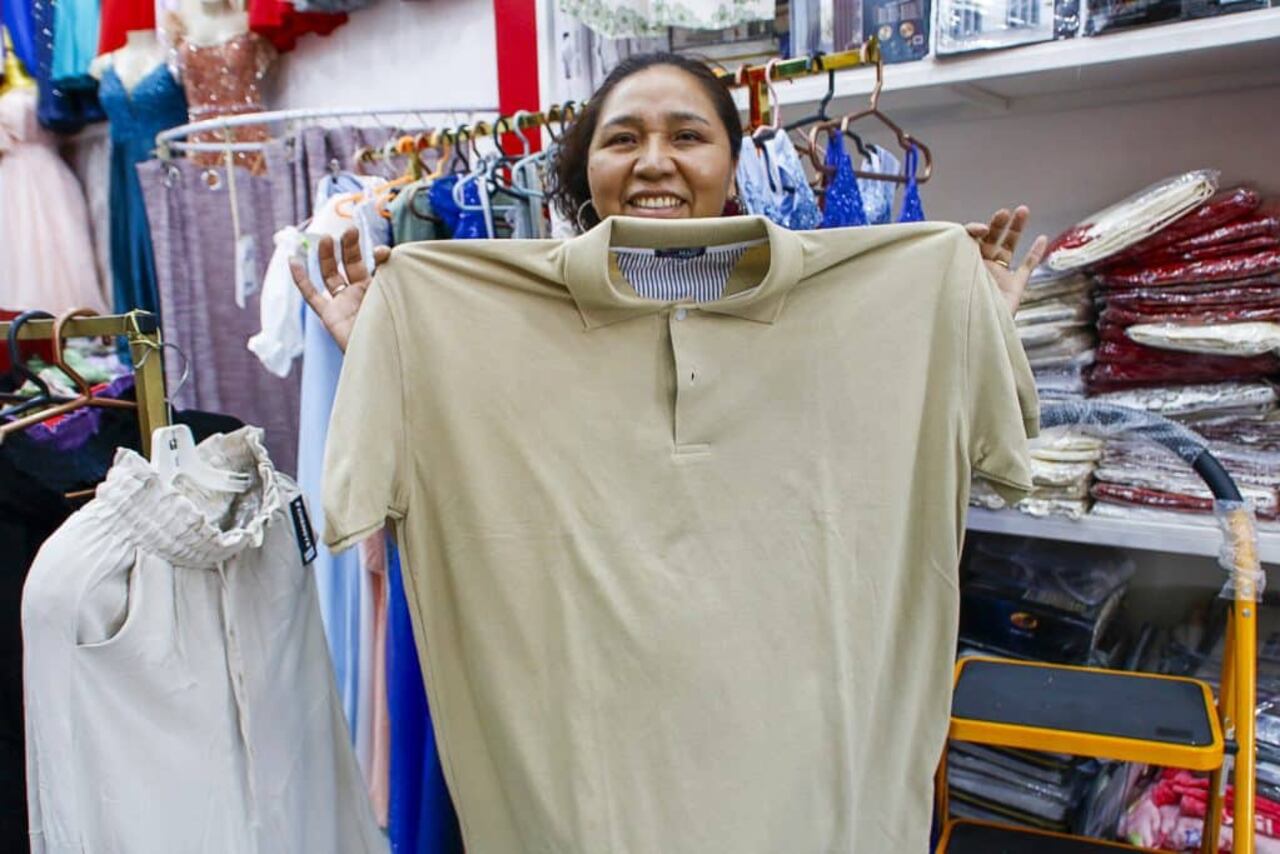 María Calicho invita a la gente a acercarse a su local, pues encontraránprecios accesibles, además de prendas que combinan estilo y confort.