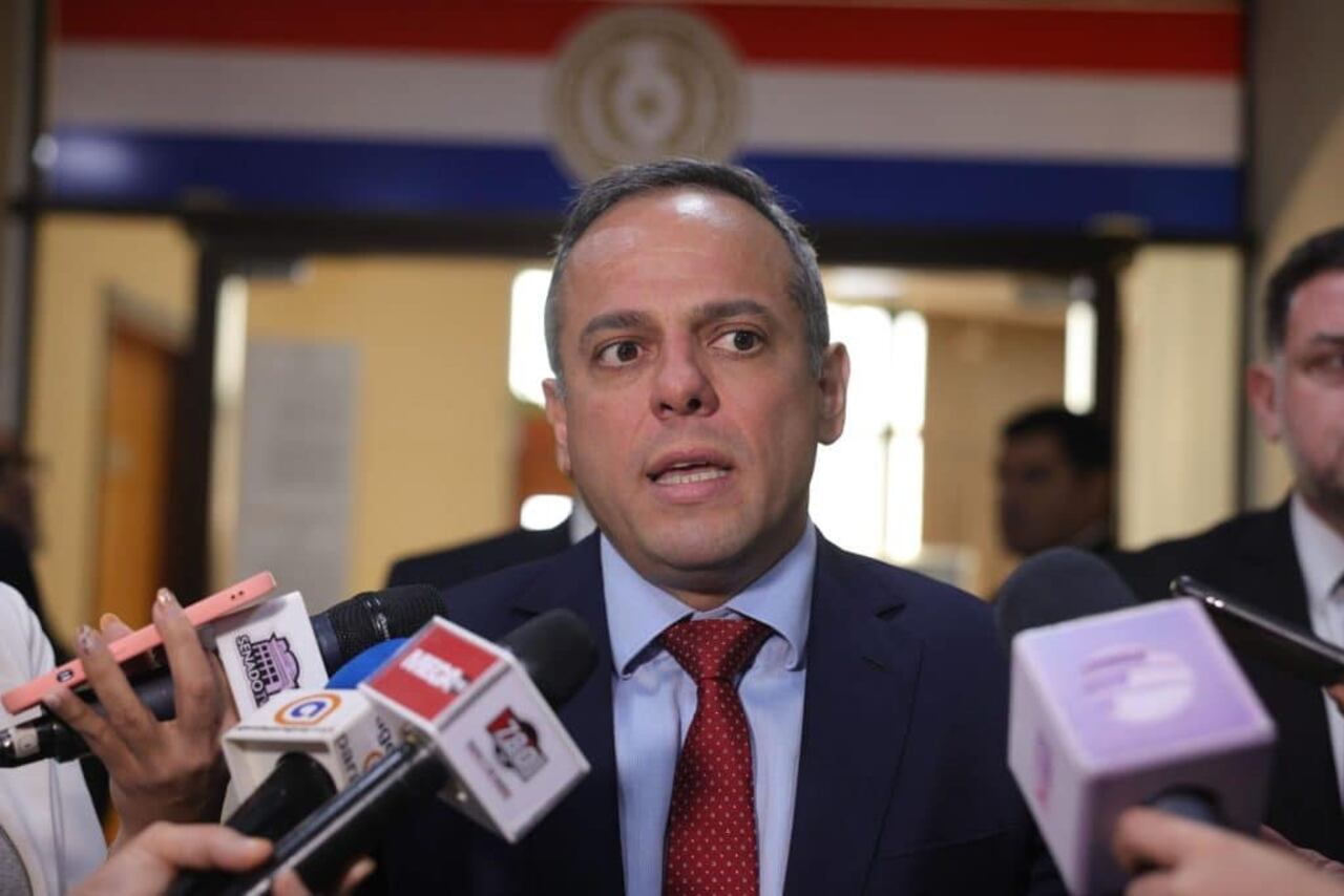 Camilo Benítez, contralor.