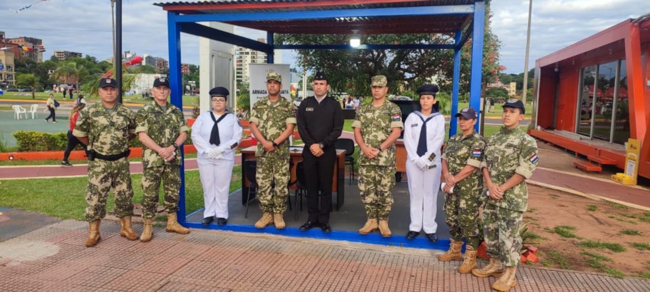 Stand informativo desplegado por el Área Naval y Prefectura de Zona Itapúa en la playa San José.