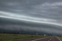 Frente de tormentas ingresará esta tarde con alta probabilidad de generar tormentas