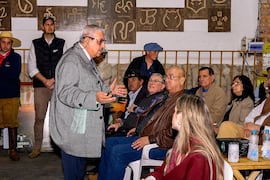 Fretes expone las crónicas sanitarias de la contienda chaqueña en el campo ferial de la ARP