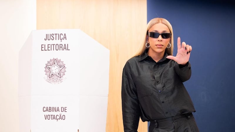 La candidata trans Erika Hilton hizo historia al convertirse en la diputada más votada de la historia electoral de Brasil.