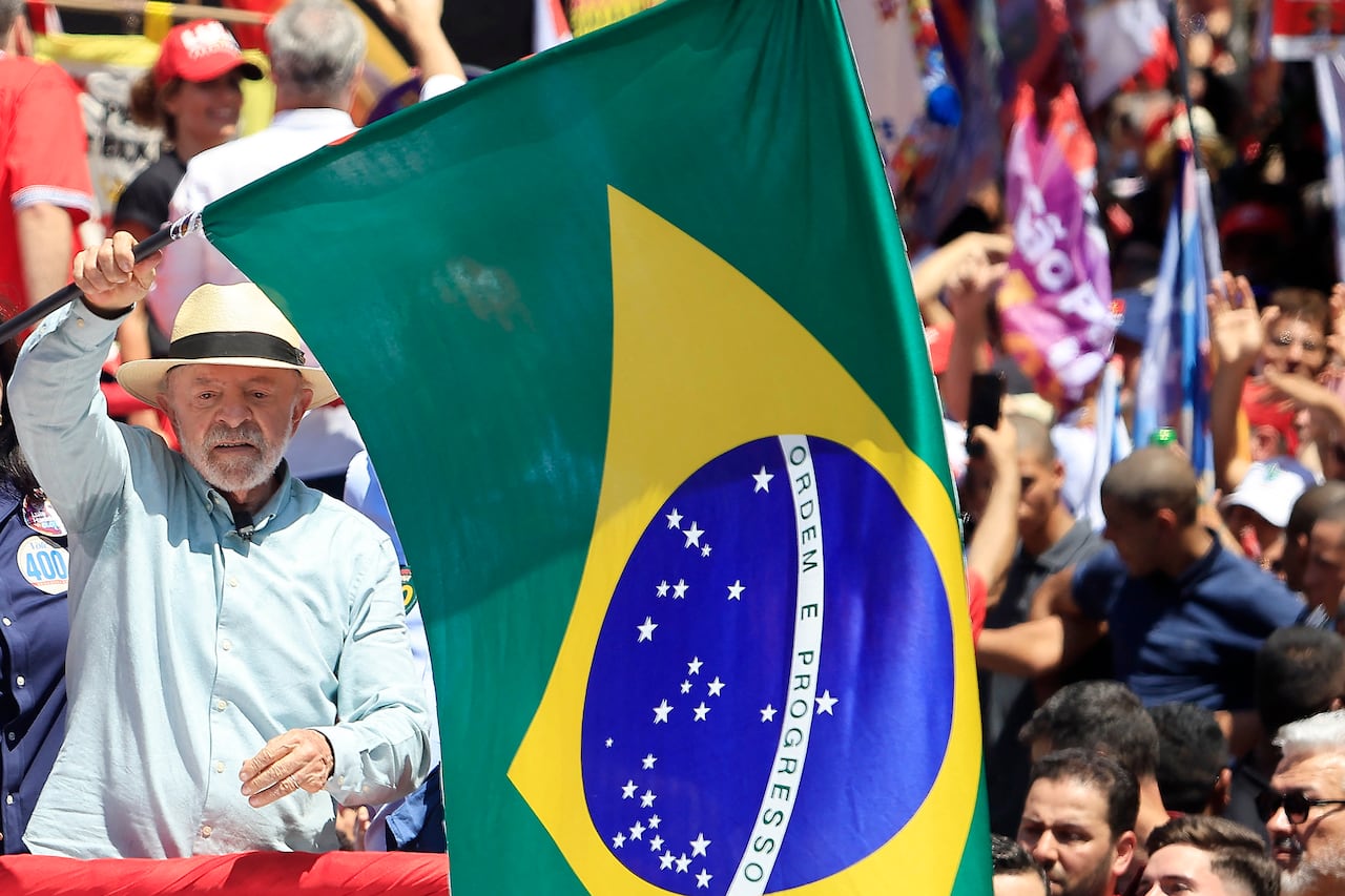 El presidente y candidato a reelección, Luiz Inacio Lula da Silva, durante una mitin en Sao Miguel, en el Estado de Sao Paulo, Brasil.