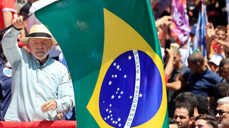 El presidente y candidato a reelección, Luiz Inacio Lula da Silva, durante una mitin en Sao Miguel, en el Estado de Sao Paulo, Brasil.