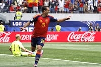 España golea y ya espera rival en los octavos