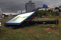 Fuerte temporal en Itapúa: vientos causan destrozos, pero la lluvia trae alivio al campo