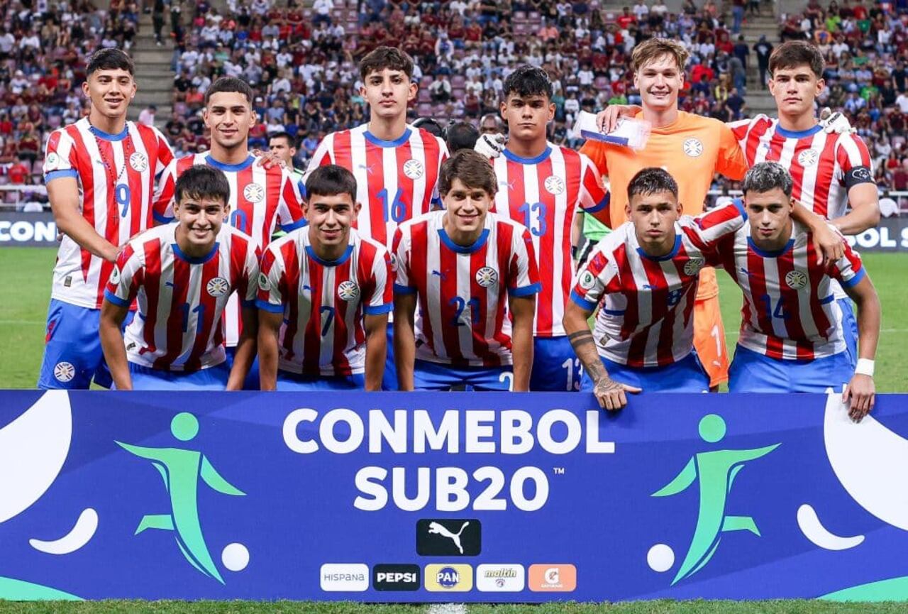 Formación inicial de Paraguay ante Venezuela.