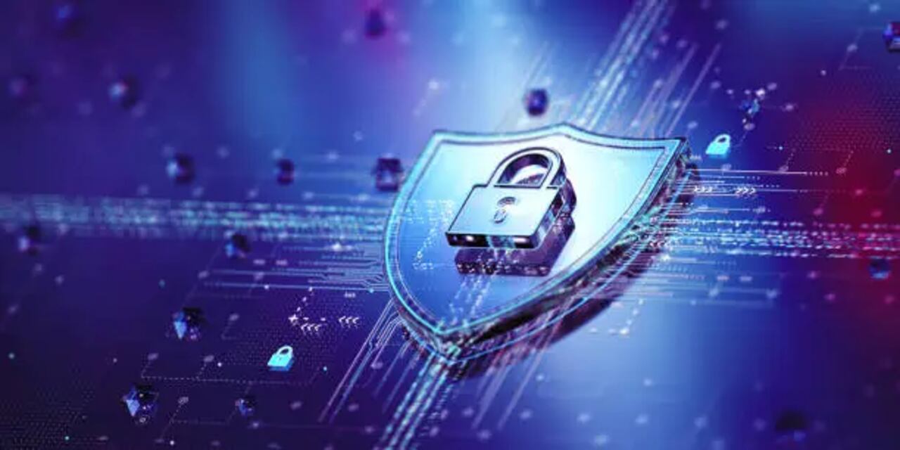 Entre las recomendaciones se mencionaron la adopción desistemas de monitoreo continuo, laactualización regular de software, elresguardo de copias de seguridady la integración deinteligencia de amenazasa nivel técnico, operacional y estratégico.