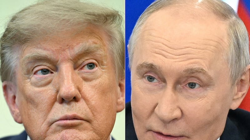 El presidente de Estados Unidos, Donald Trump (i) y el mandatario ruso, Vladimir Putin.