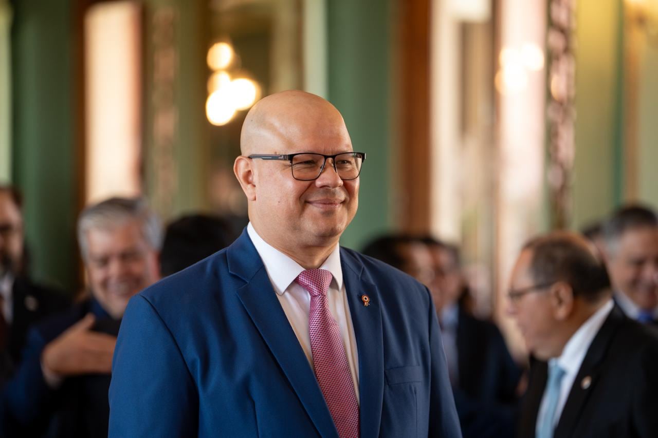 Óscar Lovera, El ministro de Economía.