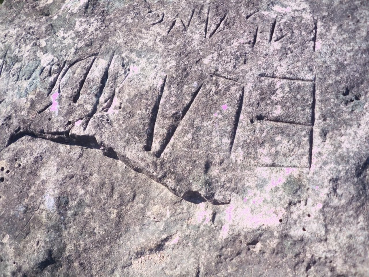 Inscripción hallada en Cerro Morotï, Caaguazú.