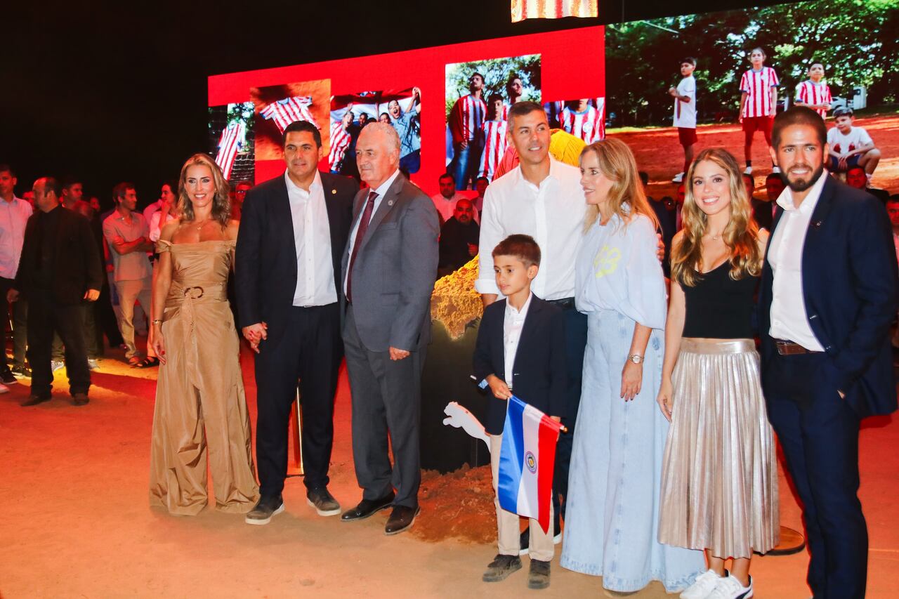 Estuvieron presentes Robert Harrison, Patricia Campos, Gustavo Alfaro, Santiago Peña, Leticia Ocampos y otras distinguidas personalidades.