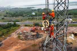 Inicia el desmontaje de torres y líneas de alta tensión en la Costanera