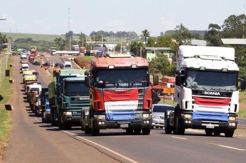 Reina incertidumbre entre camioneros y amenazan con otra movilización