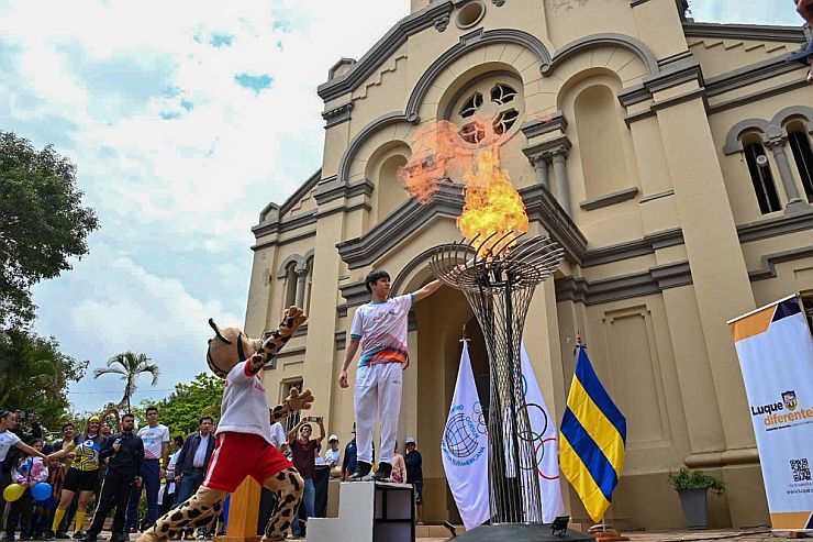 Plazas sucias, calles rotas, gente hospitalaria