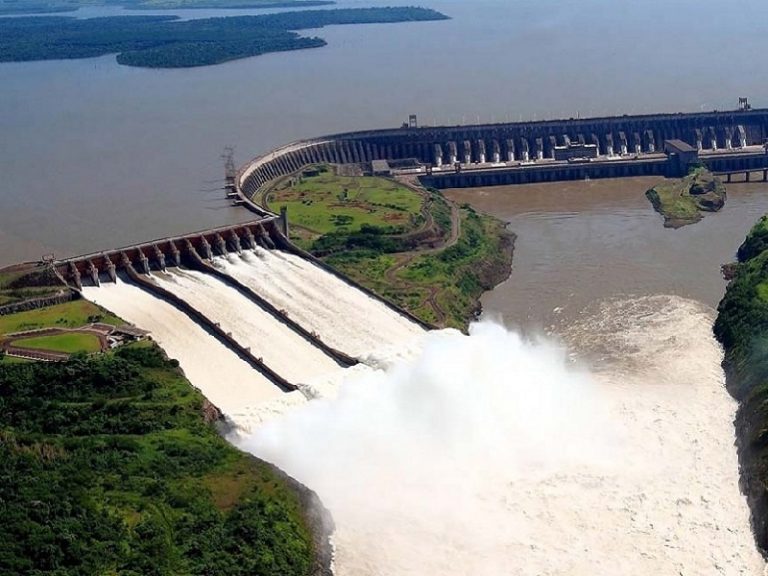 Canciller y titulares de Itaipú y ANDE, se reunieron con la Comisión Permanente del Congreso
