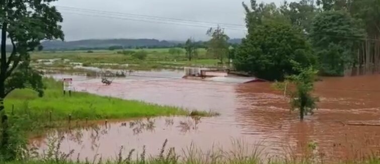 Centenares de familias, la mayoría indígena, claman por asistencia debido a las inundaciones
