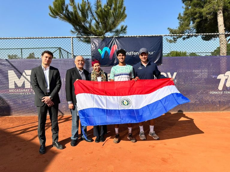 Dani Vallejo está en la final de dobles de Antalya, Turquía