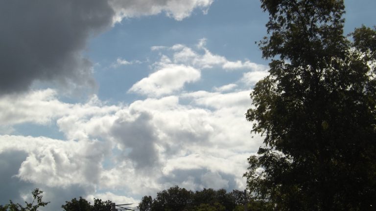 Fuertes ráfagas y lluvia caracteriza al inicio del frío en Asunción
