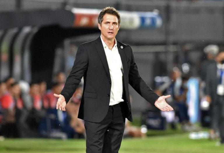 Barros Schelotto está en la cuerda floja