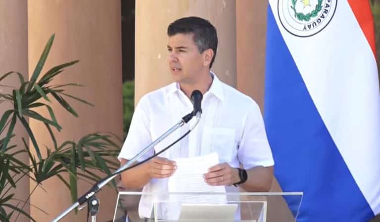 Santiago Peña negó conflicto de interés en inversión con el grupo Vázquez
