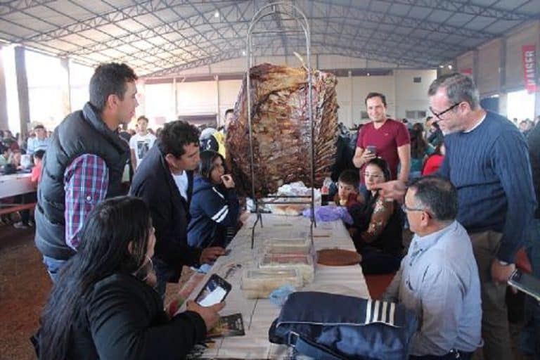 Fiesta de la Costilla en Naranjal atrae a miles de turistas