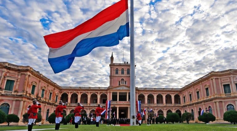 Ejecutivo oficializó el asueto del Miércoles Santo