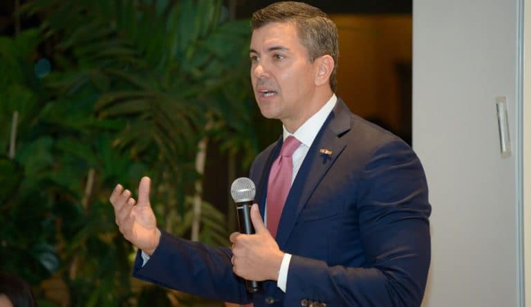 Peña habla con la prensa Argentina sobre economía, OEA y tensión con Brasil