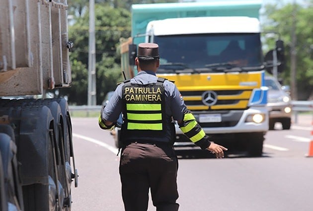 Está prohibida la circulación de camiones de gran porte sobre ruta PY02 por las tardes